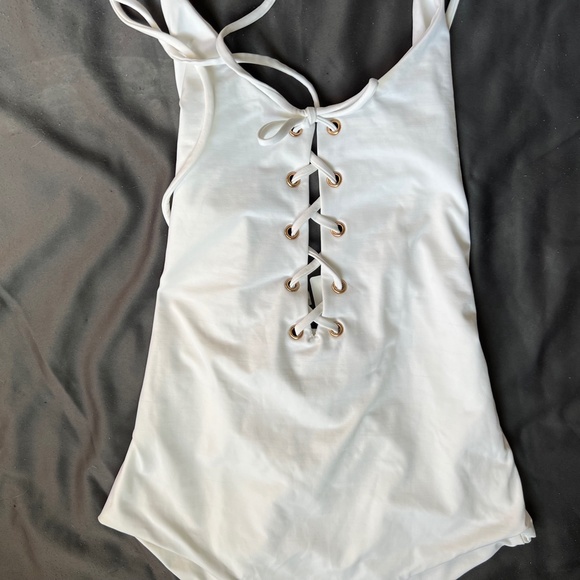 Tavik Monahan One-piece White, Small, NWT - Picture 14 of 16